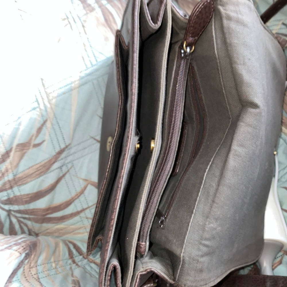 Relic Brown pebble Leather Crossbody Bag - Picture 4 of 6